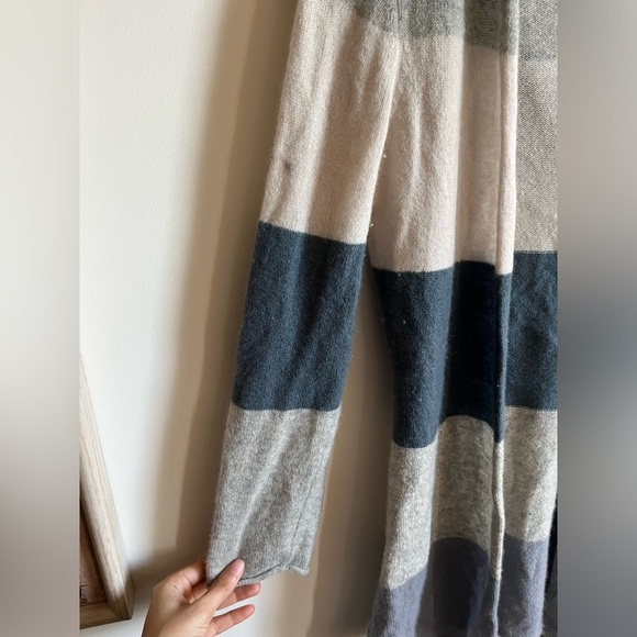 Claudia Nichole 100 % Cashmere Striped Hooded Sweater - Gray and Blue - Picture 2 of 10